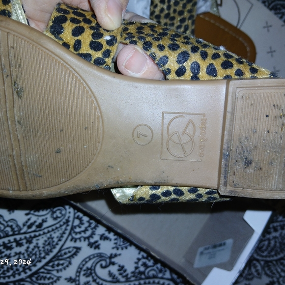 Sandals - Picture 2 of 4